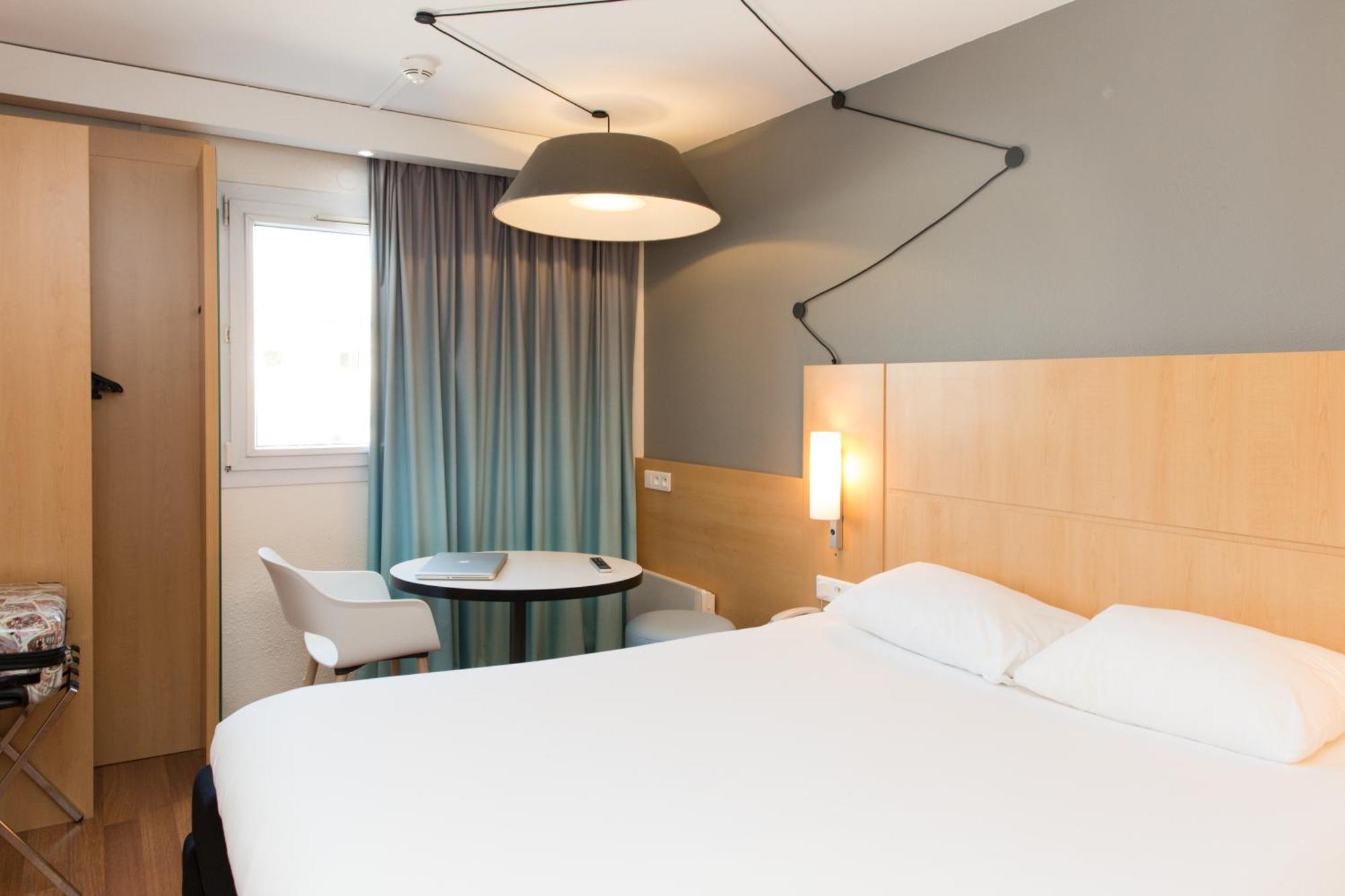 Ibis Sisteron Hotel Exterior foto